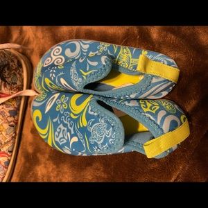 Toddler water shoes